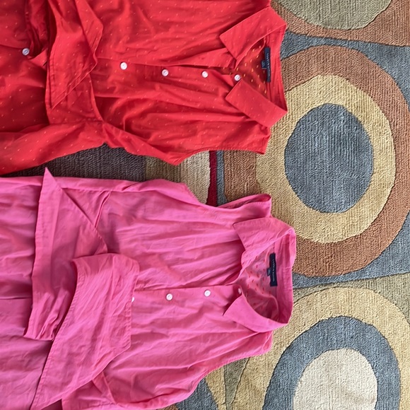 Two Women’s Slightly Used Tommy Hilfiger sleeveless button down tops, size L. - Picture 2 of 5